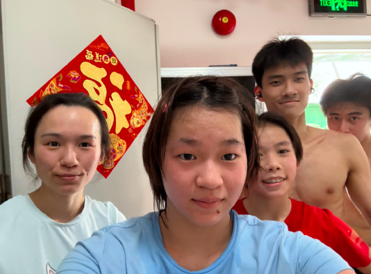 rfAYH, 当然, 她每天要苦