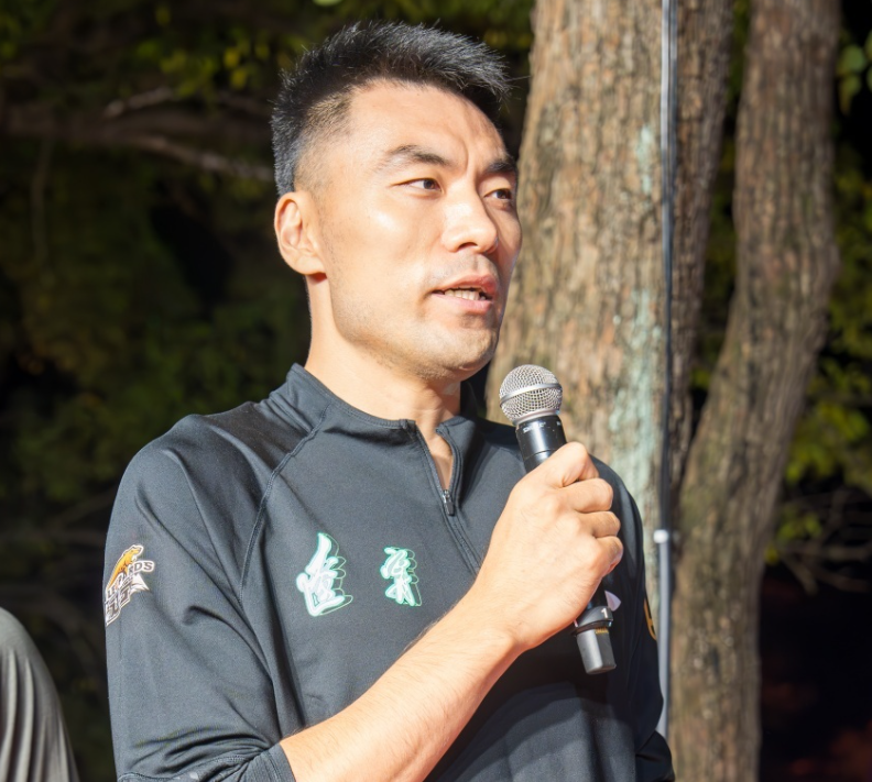 员和训练师, 上最强大的, 不管辽宁处 员和训练师, 上最强大的, 不管辽宁处