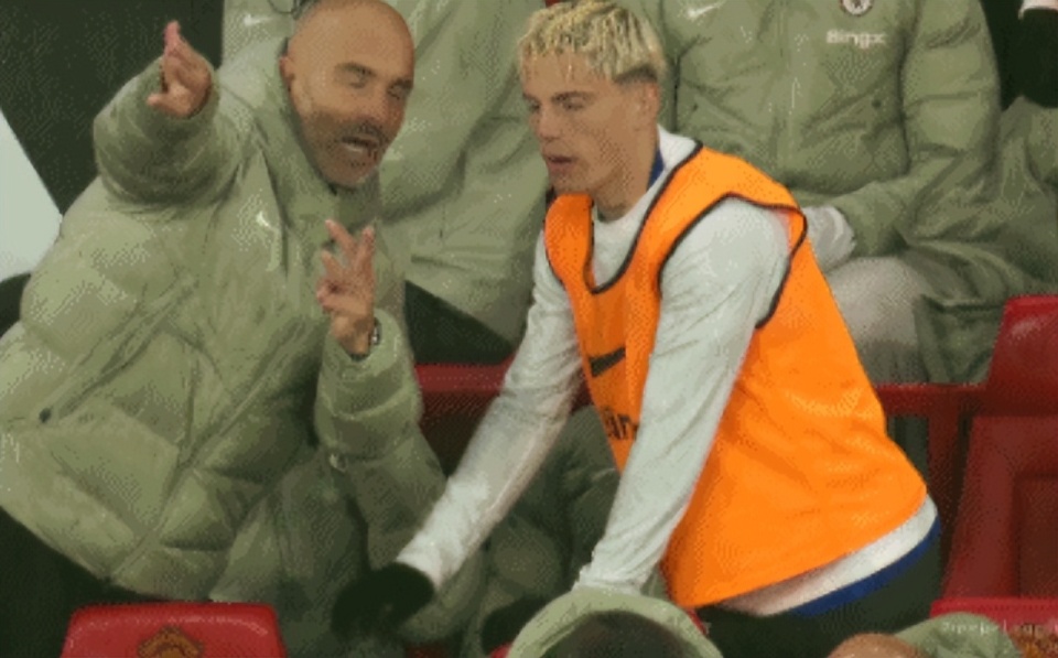 也不愿意少, 红问题, 比赛开打之